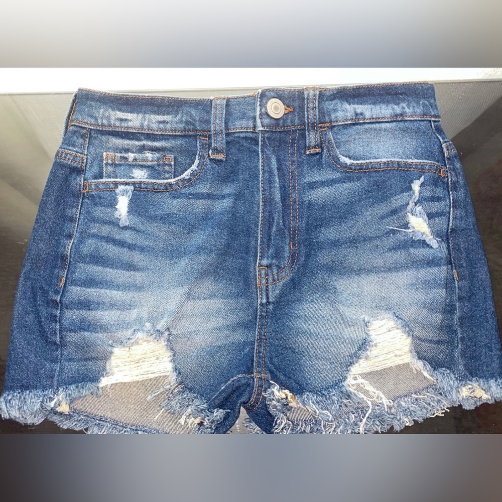 Blue high rise vintage stretch mom short. SO brand and size 5/27w.